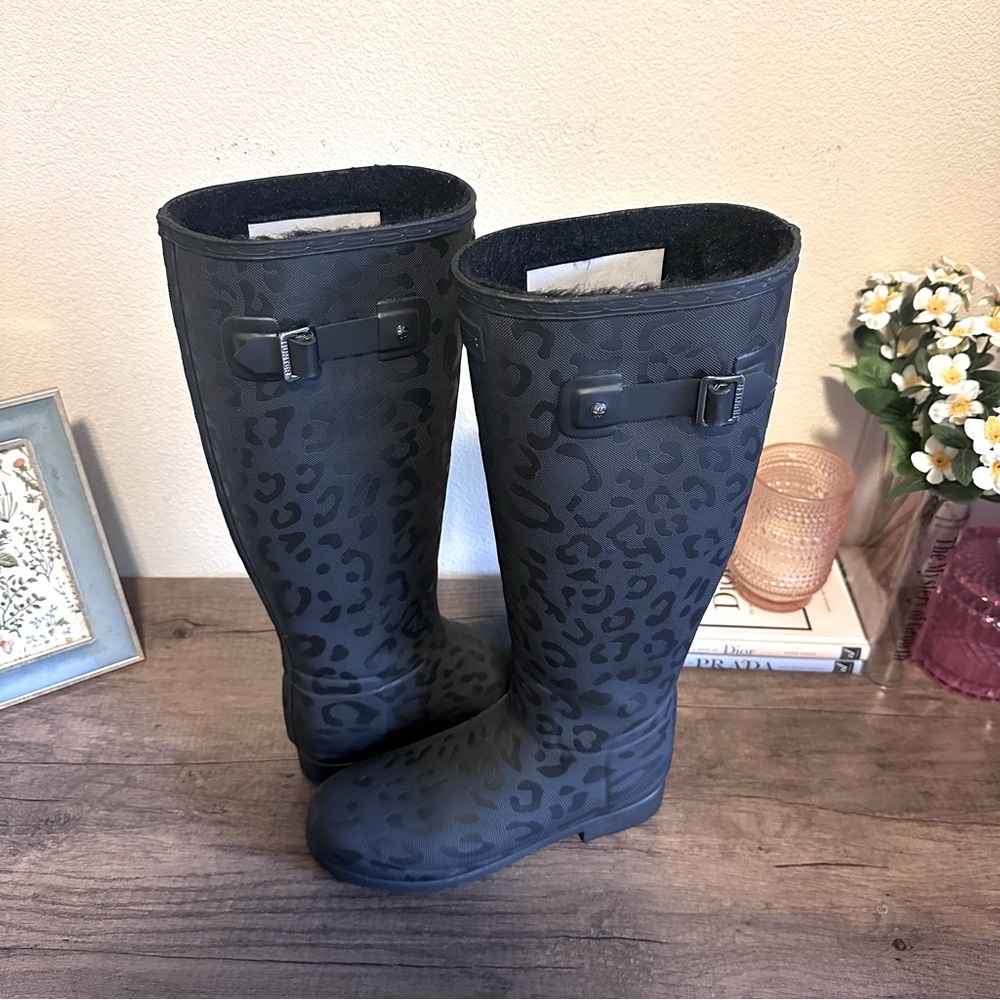 ULTRA RARE 😻Matte Black Leopard Print Fur Lined Tall Hunter Rain Boots